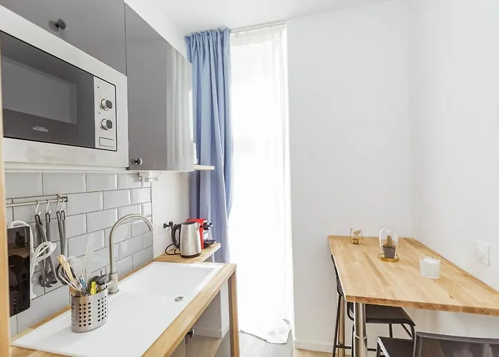Nice 23 M Bright And Renovated Courtyard Side