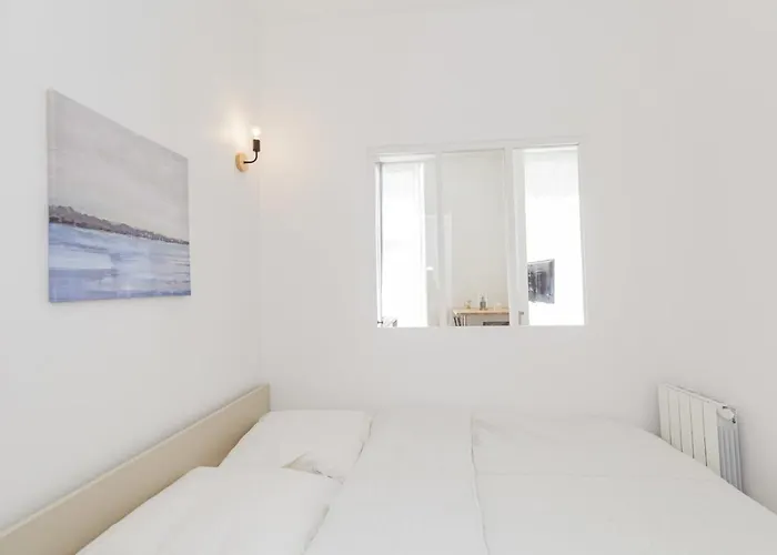 Nice 23 M Bright And Renovated Courtyard Side